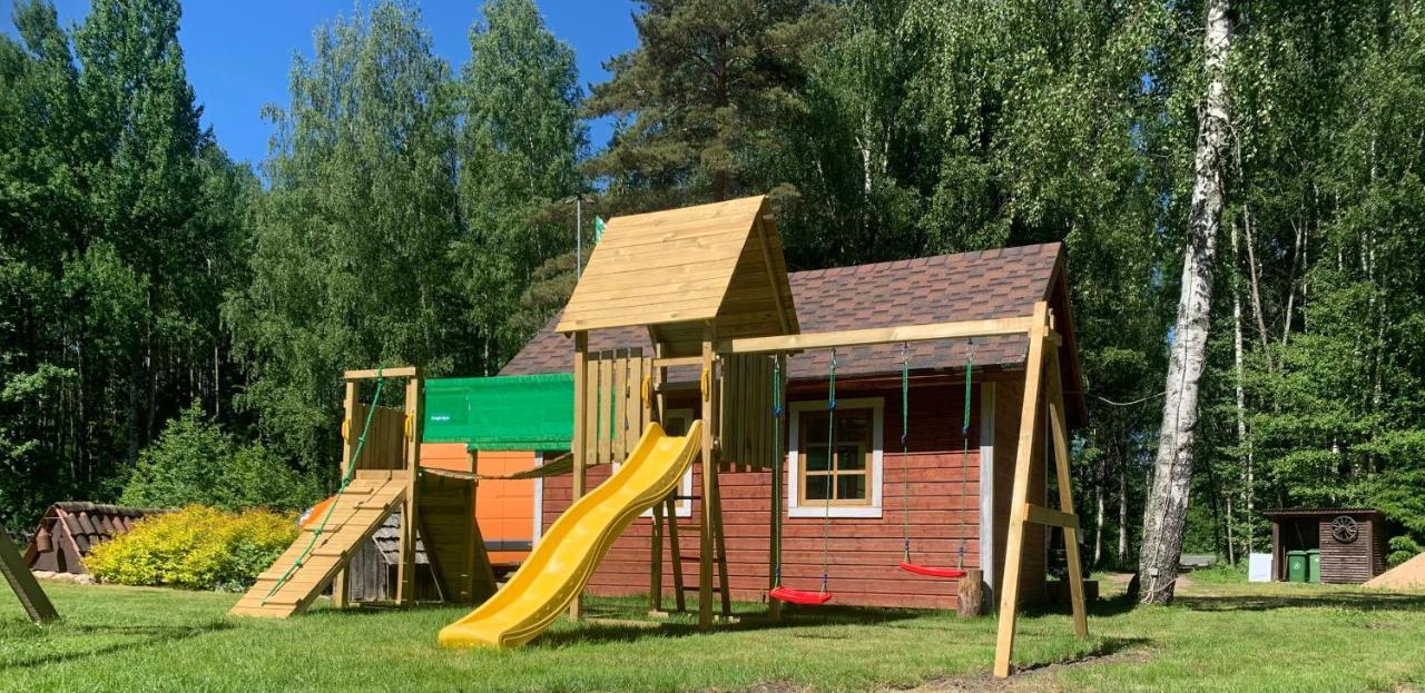 Отель Atsikivi Puhketalu Хяядемеесте Экстерьер фото