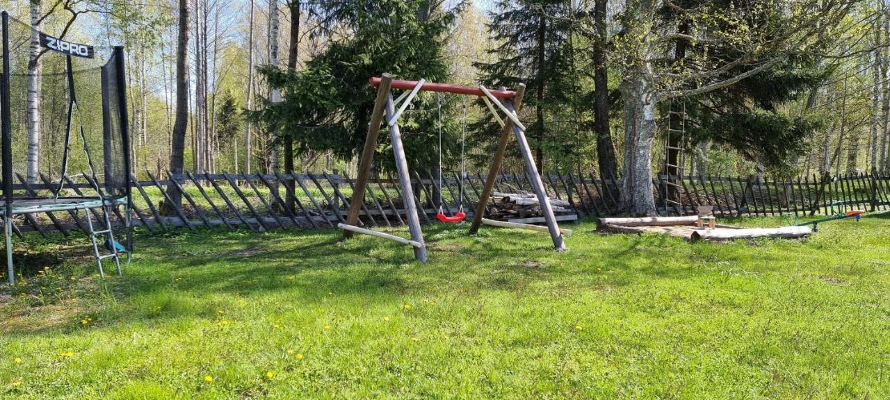 Отель Atsikivi Puhketalu Хяядемеесте Экстерьер фото