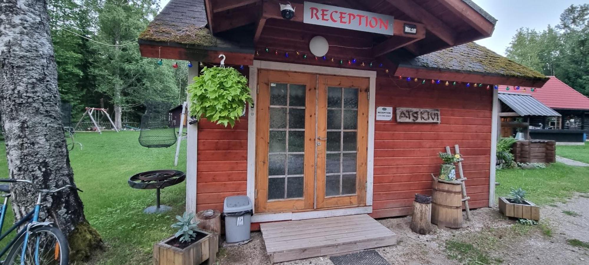 Отель Atsikivi Puhketalu Хяядемеесте Экстерьер фото